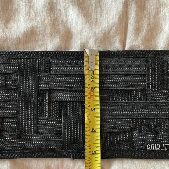 Cocoon Grid-It Organizer for Travel - Picture 3 of 6